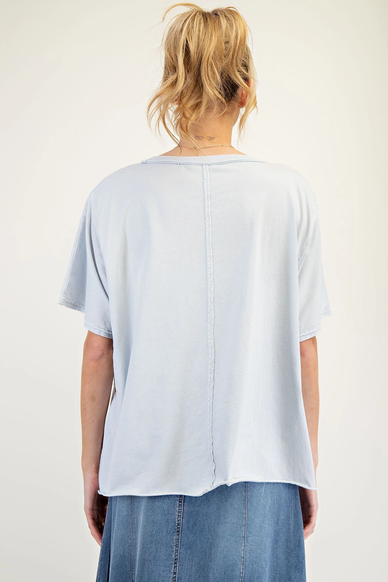 MoistureWicking Technology WrinkleResistantWeave Sea Shells Mineral Washed Graphic Tee