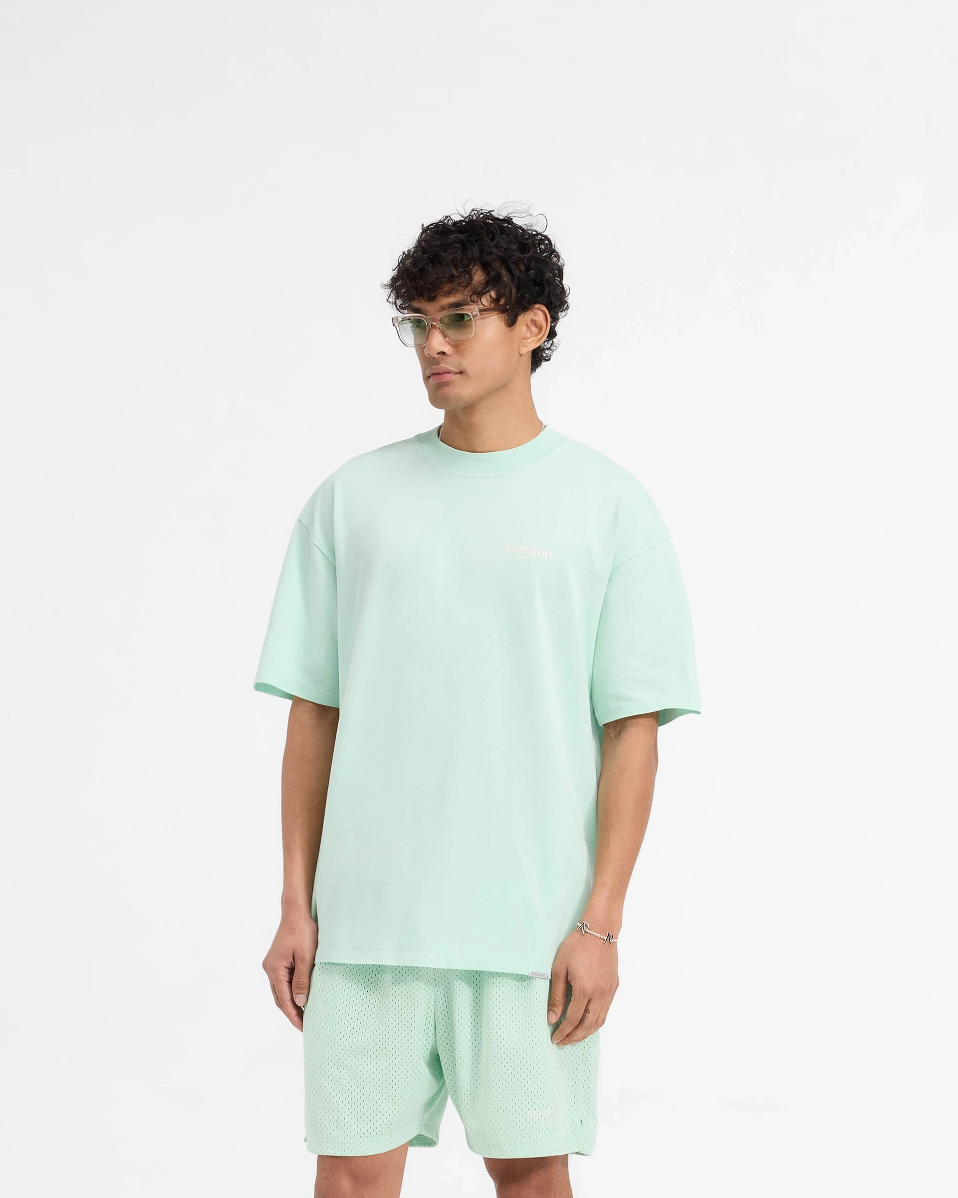 Represent Owners Club T-Shirt - Pistachio Breathable apparel