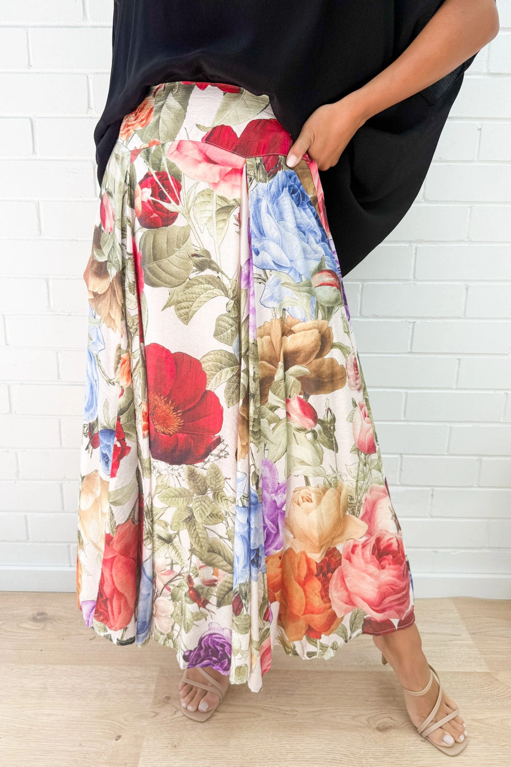 Reinforced Seams Multipurpose Design Sandra Maxi Skirt