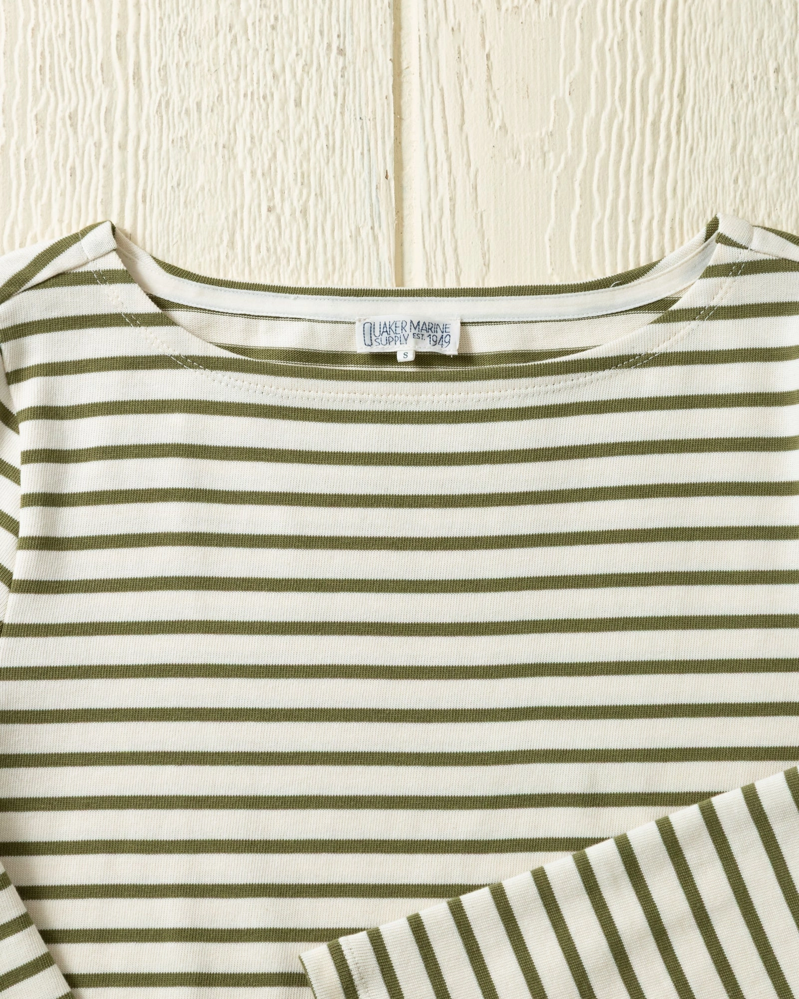 StaticResistantFabric Women??s Breton Stripe Boatneck Tee in Off White/Olive