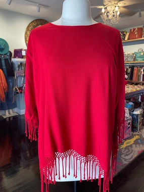 TurtleneckDesign VentilatedBack Dairi Round Neck Solid Top w/ Fringe