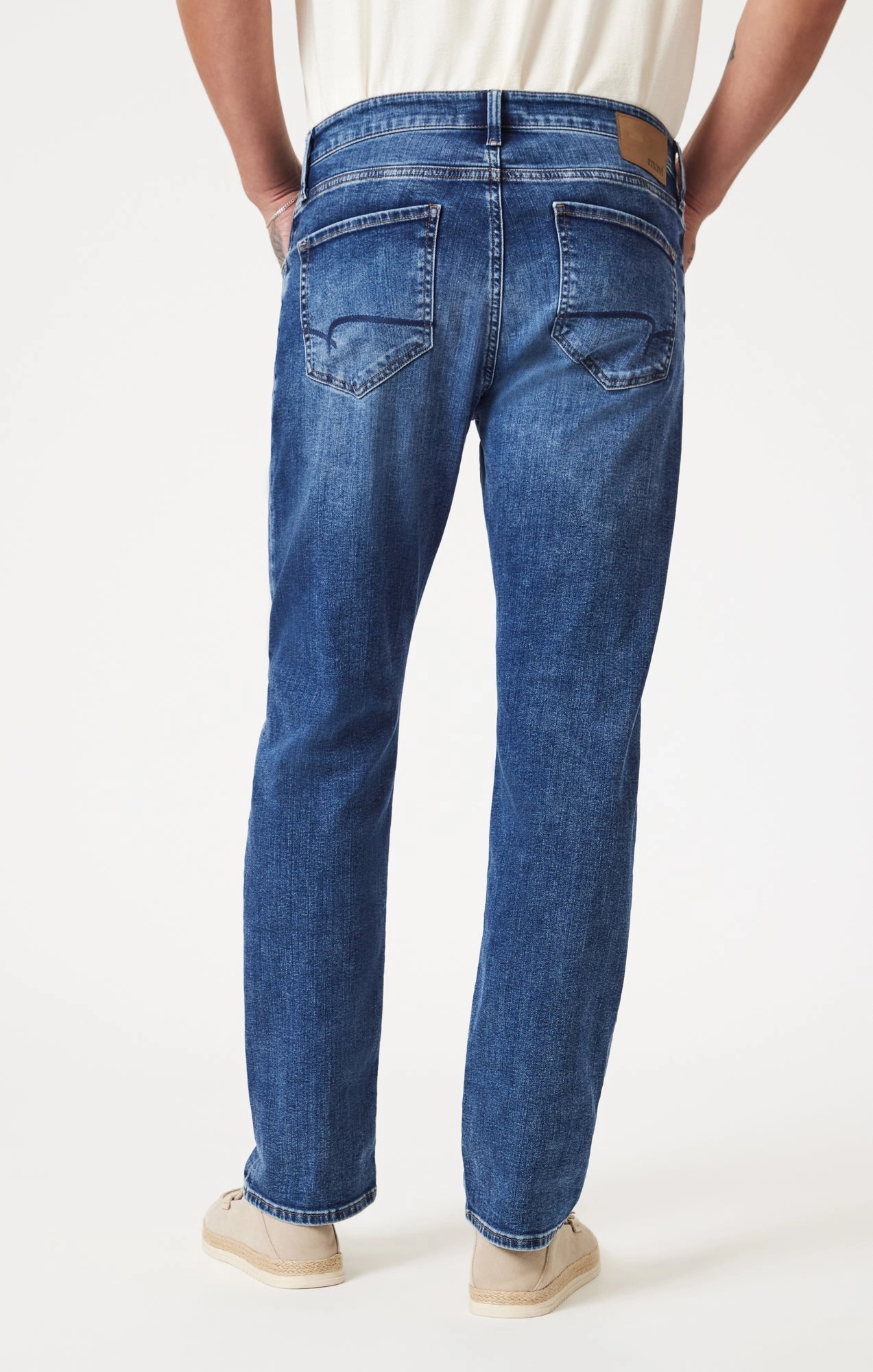 ZACH STRAIGHT LEG IN MID WILLIAMSBURG Outfit Combo Street Inspired